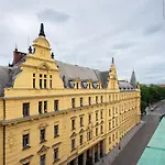 New Luxury Apt With Ac&Parking In The Center Of Prague